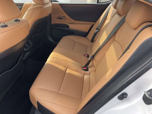 Used 2024 Lexus ES 350 w/ Premium Package image 22