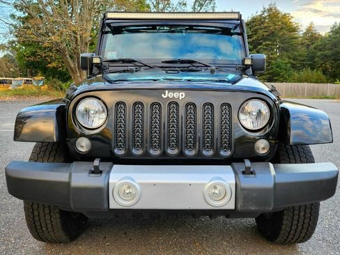 Used 2015 Jeep Wrangler Unlimited Sahara image 6