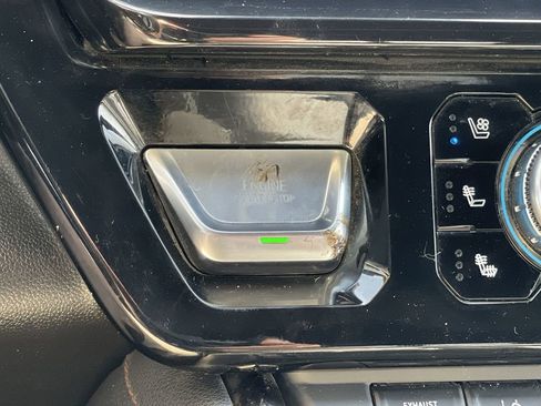 Used 2024 GMC Sierra 2500 AT4 w/ Technology Package AWD/4WD image 32