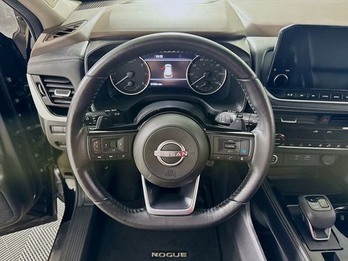 Used 2023 Nissan Rogue SL w/ SL Premium Package image 16