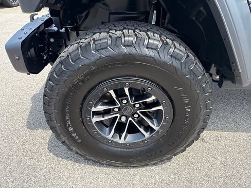 New 2026 Jeep Wrangler Unlimited Rubicon 392 w/ Quick Order Package 27X Moab AWD/4WD image 9
