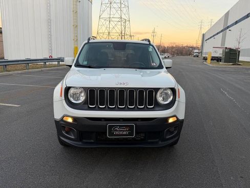 Used 2016 Jeep Renegade Latitude image 2