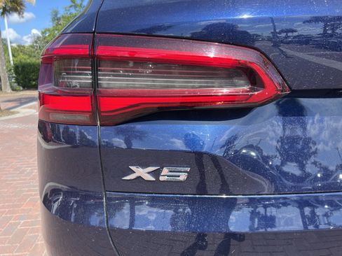 Used 2019 BMW X5 xDrive40i w/ Convenience Package AWD/4WD image 42
