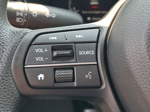 Used 2025 Honda CR-V LX image 21