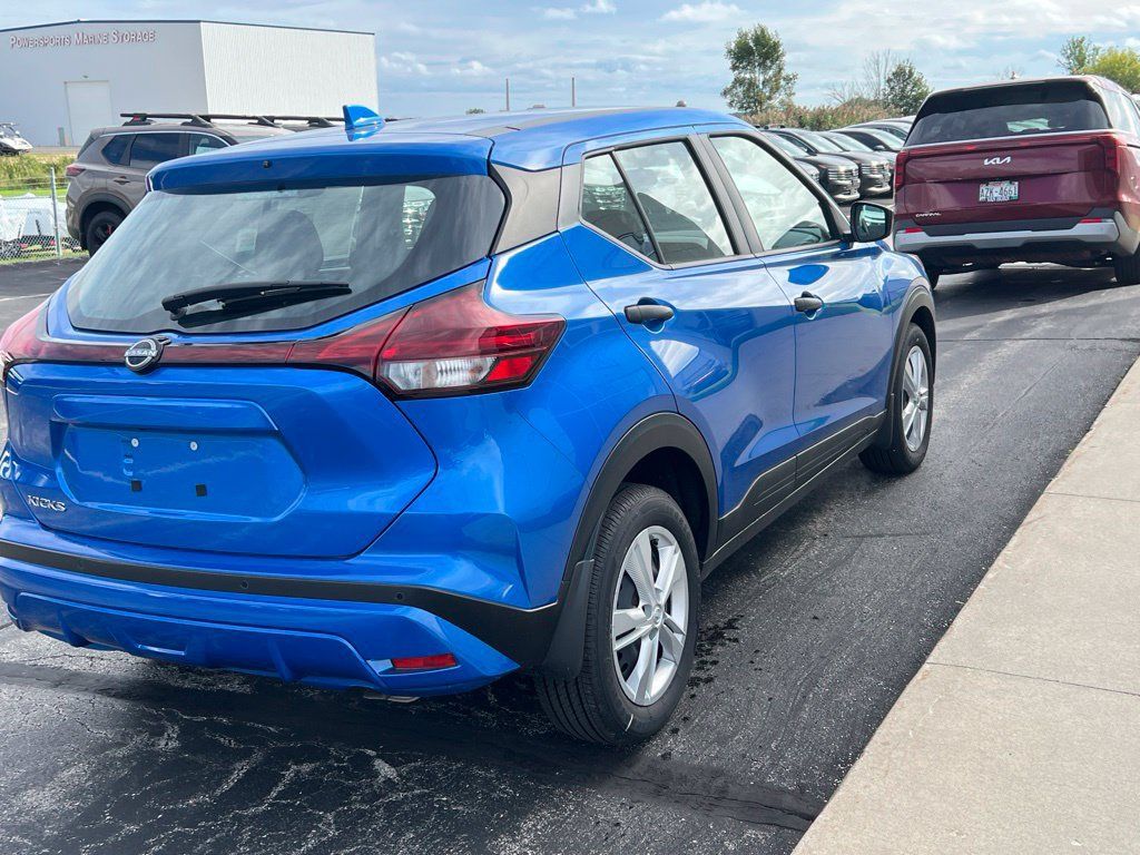 Certified 2025 Nissan Kicks Play S FWD image 9