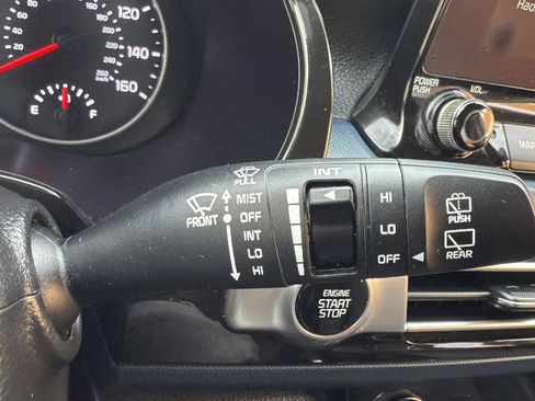 Used 2022 Kia Seltos Nightfall Edition image 13