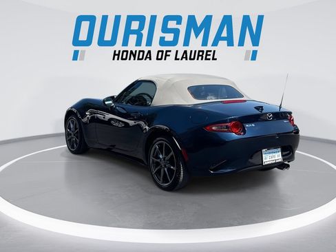 Used 2021 MAZDA MX-5 Miata Grand Touring RWD image 6