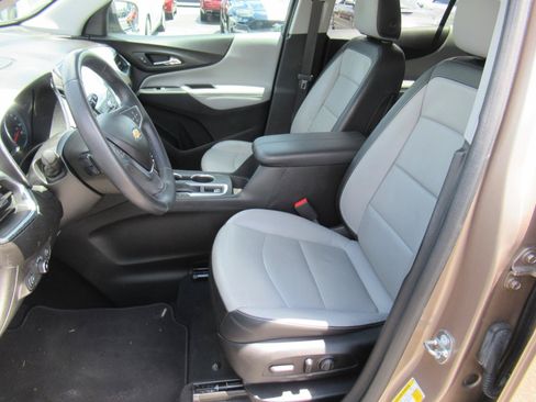 Used 2019 Chevrolet Equinox Premier FWD image 16