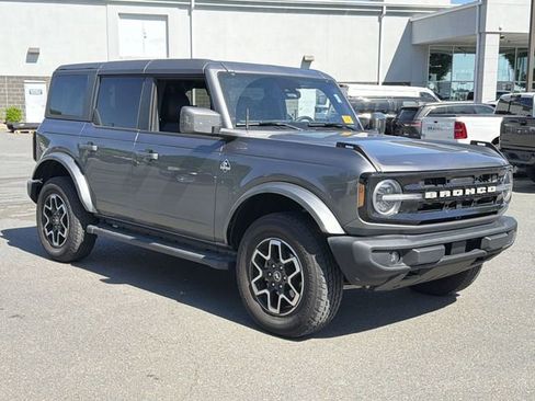 Used 2024 Ford Bronco Outer Banks AWD/4WD image 6