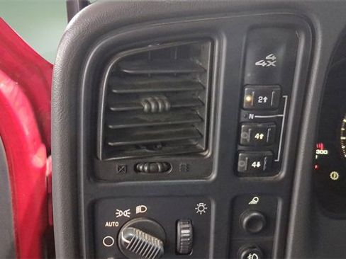 Used 2006 Chevrolet Silverado 2500 LT image 28