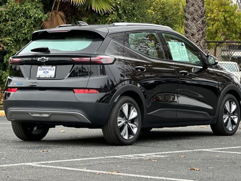 Used 2022 Chevrolet Bolt EUV LT w/ Convenience Package image 4