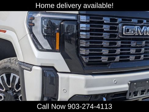 Used 2025 GMC Sierra 2500 Denali Ultimate image 2