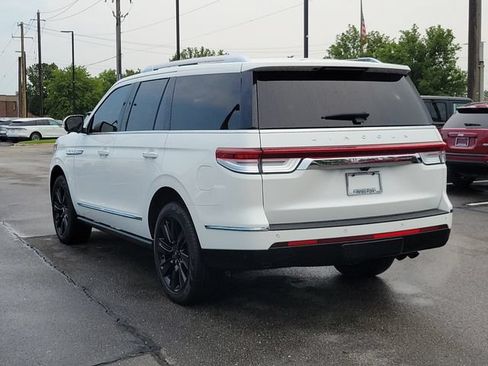 Used 2024 Lincoln Navigator Reserve AWD/4WD image 3