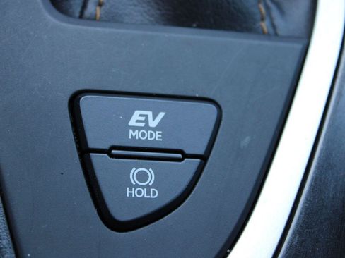 Used 2022 Lexus UX 250h w/ Accessory Package (Z2) AWD/4WD image 25
