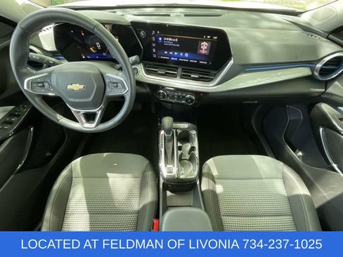 Used 2024 Chevrolet Trax LT w/ Driver Confidence Package FWD image 19