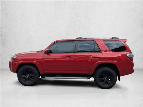 Used 2022 Toyota 4Runner SR5 AWD/4WD image 9