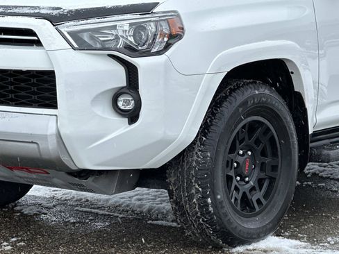 Used 2024 Toyota 4Runner TRD Off-Road Premium image 9