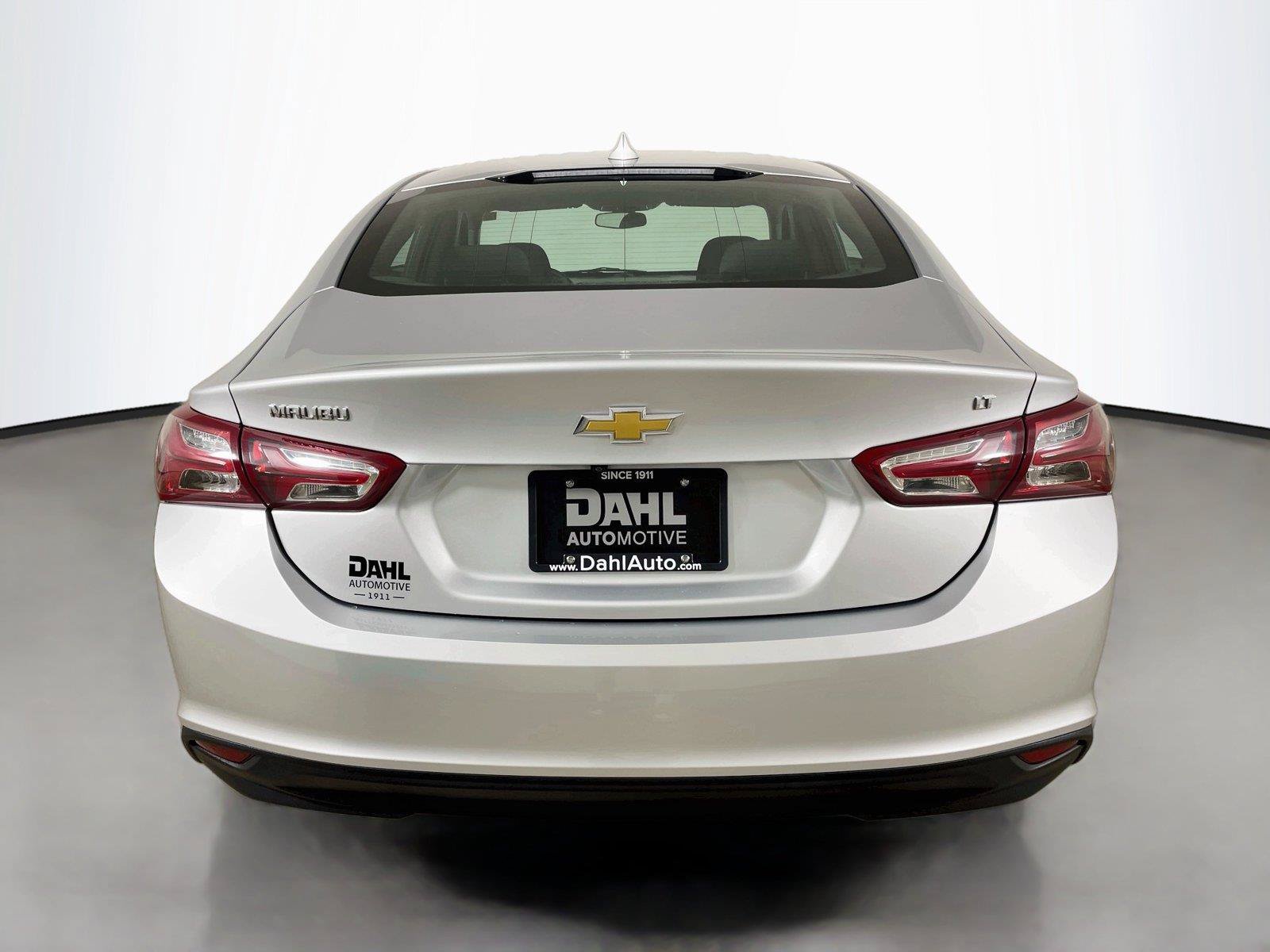 Used 2020 Chevrolet Malibu LT FWD image 12