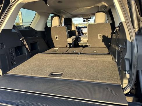 New 2025 Ford Expedition Active image 12