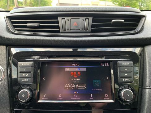 Used 2018 Nissan Rogue SV AWD/4WD image 12