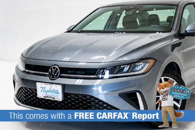 Used 2025 Volkswagen Jetta SE FWD image 2
