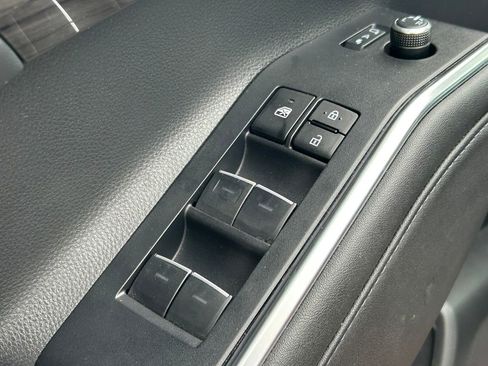 Used 2023 Toyota Highlander Platinum FWD image 26
