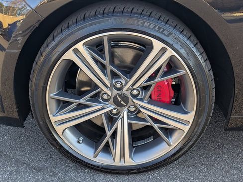 Used 2025 Genesis G70 2.5T w/ Sport Prestige Package image 11