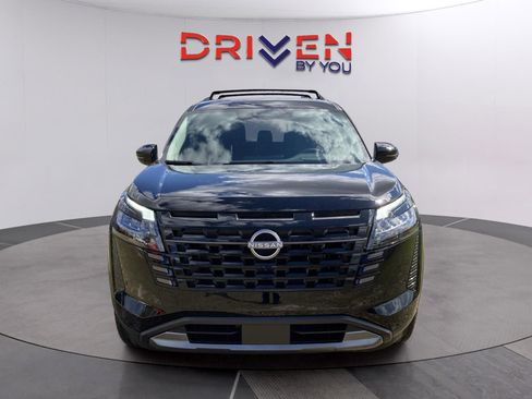 New 2026 Nissan Pathfinder Platinum image 9