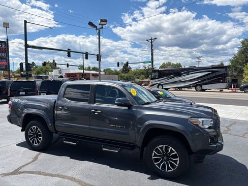 Used 2020 Toyota Tacoma TRD Sport AWD/4WD image 12
