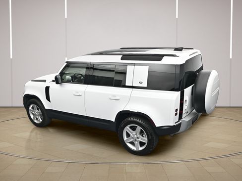 Used 2020 Land Rover Defender 110 SE AWD/4WD image 33