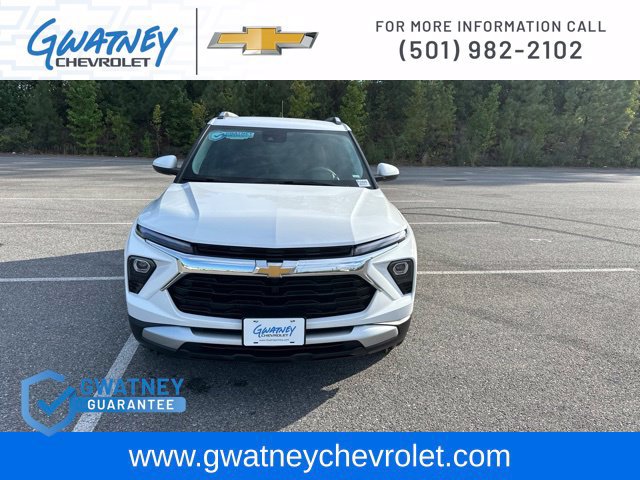 Used 2025 Chevrolet TrailBlazer LT AWD/4WD image 2