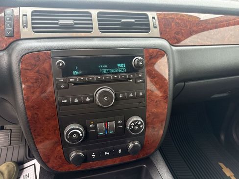 Used 2013 Chevrolet Avalanche LS image 12