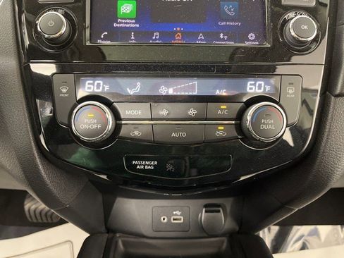 Used 2018 Nissan Rogue SV w/ Sun & Sound Touring Package image 22