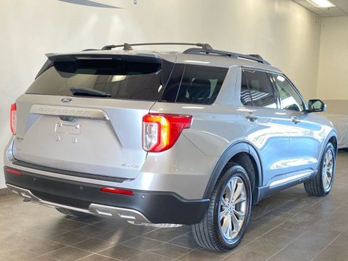 Used 2021 Ford Explorer XLT w/ Equipment Group 202A AWD/4WD image 9