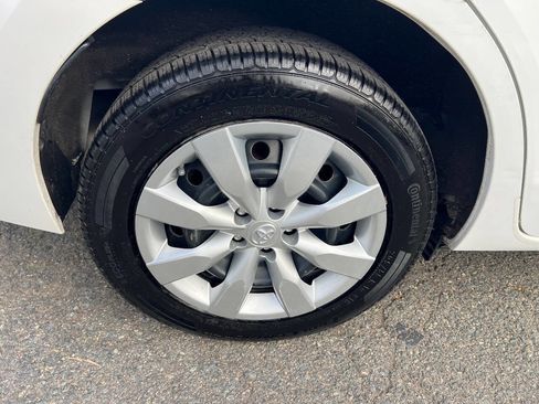 Used 2014 Toyota Corolla LE Premium image 19