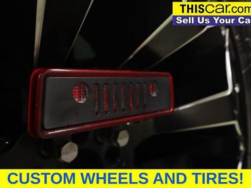 Used 2018 Jeep Wrangler Unlimited Sahara image 14