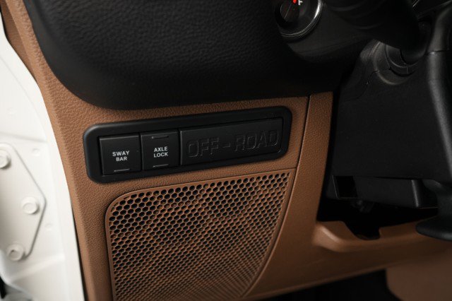 Used 2014 Jeep Wrangler Unlimited Rubicon w/ Connectivity Group AWD/4WD image 30