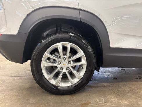 Used 2025 Chevrolet TrailBlazer LS w/ LS Convenience Package AWD/4WD image 27