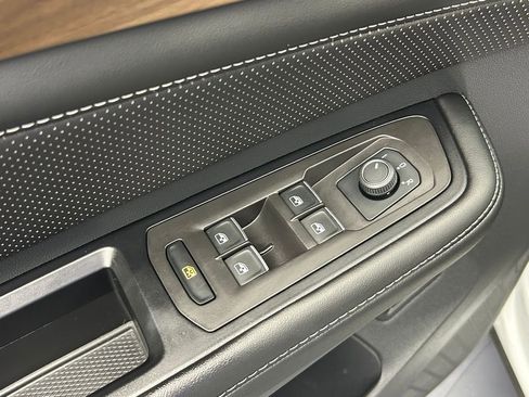 Used 2024 Volkswagen Atlas SE FWD image 18