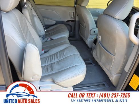 Used 2011 Toyota Sienna XLE FWD image 13