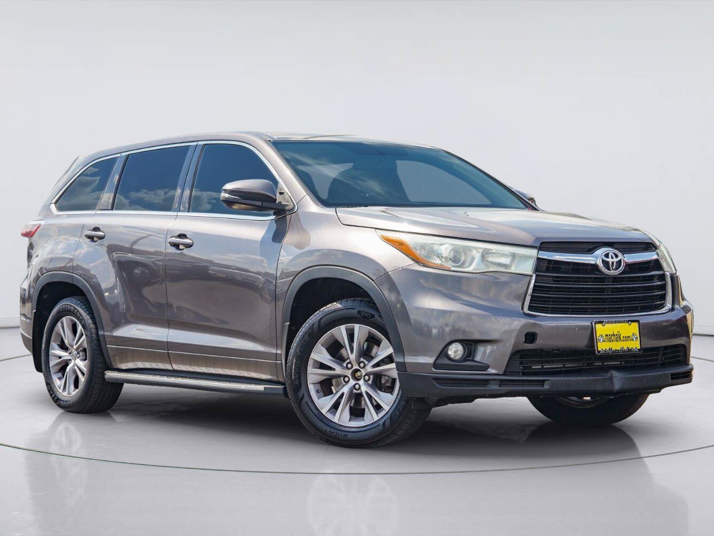 Used 2015 Toyota Highlander Plus FWD image 1