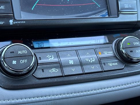 Used 2015 Toyota RAV4 Limited image 18