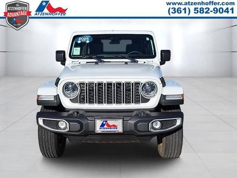 Used 2025 Jeep Wrangler Sahara image 2