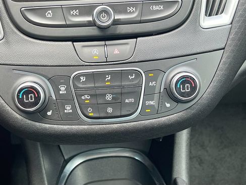 Used 2024 Chevrolet Malibu LT FWD image 15