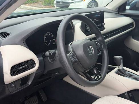 Used 2023 Honda HR-V LX image 13