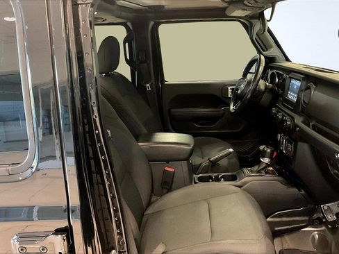 Used 2022 Jeep Gladiator Willys image 7