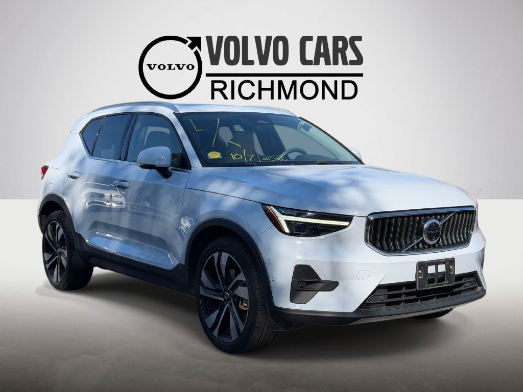 Used 2024 Volvo XC40 B5 Ultimate w/ Protection Package Premier AWD/4WD image 1