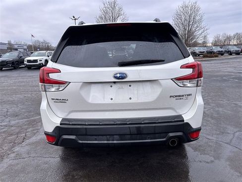 Used 2022 Subaru Forester Limited image 10