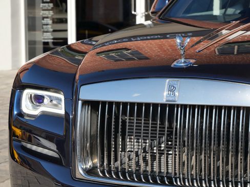 Used 2019 Rolls-Royce Wraith image 20