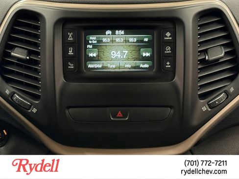 Used 2014 Jeep Cherokee Latitude w/ Comfort/Convenience Group AWD/4WD image 20